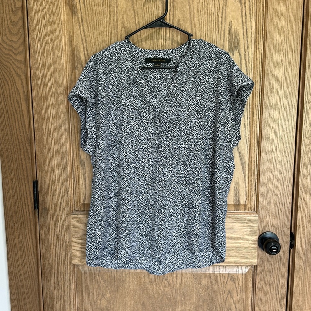 Cynthia Steffe Size L Blouse